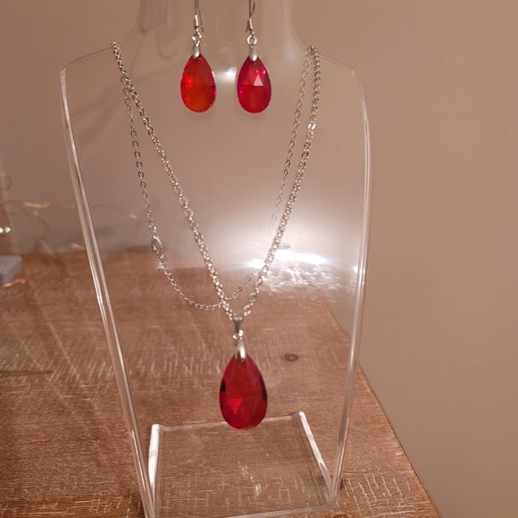 Cubic Zirconia Necklace and Earrings (Pierced) set - Picture 5 of 7